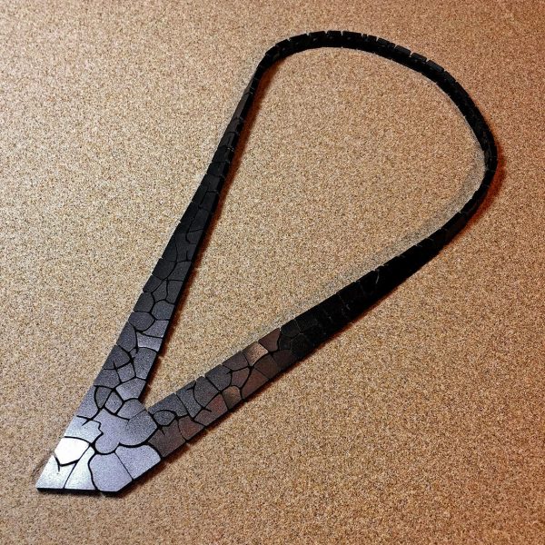 immagine per COLLANA CRAK 01 NERO FONDO NERO